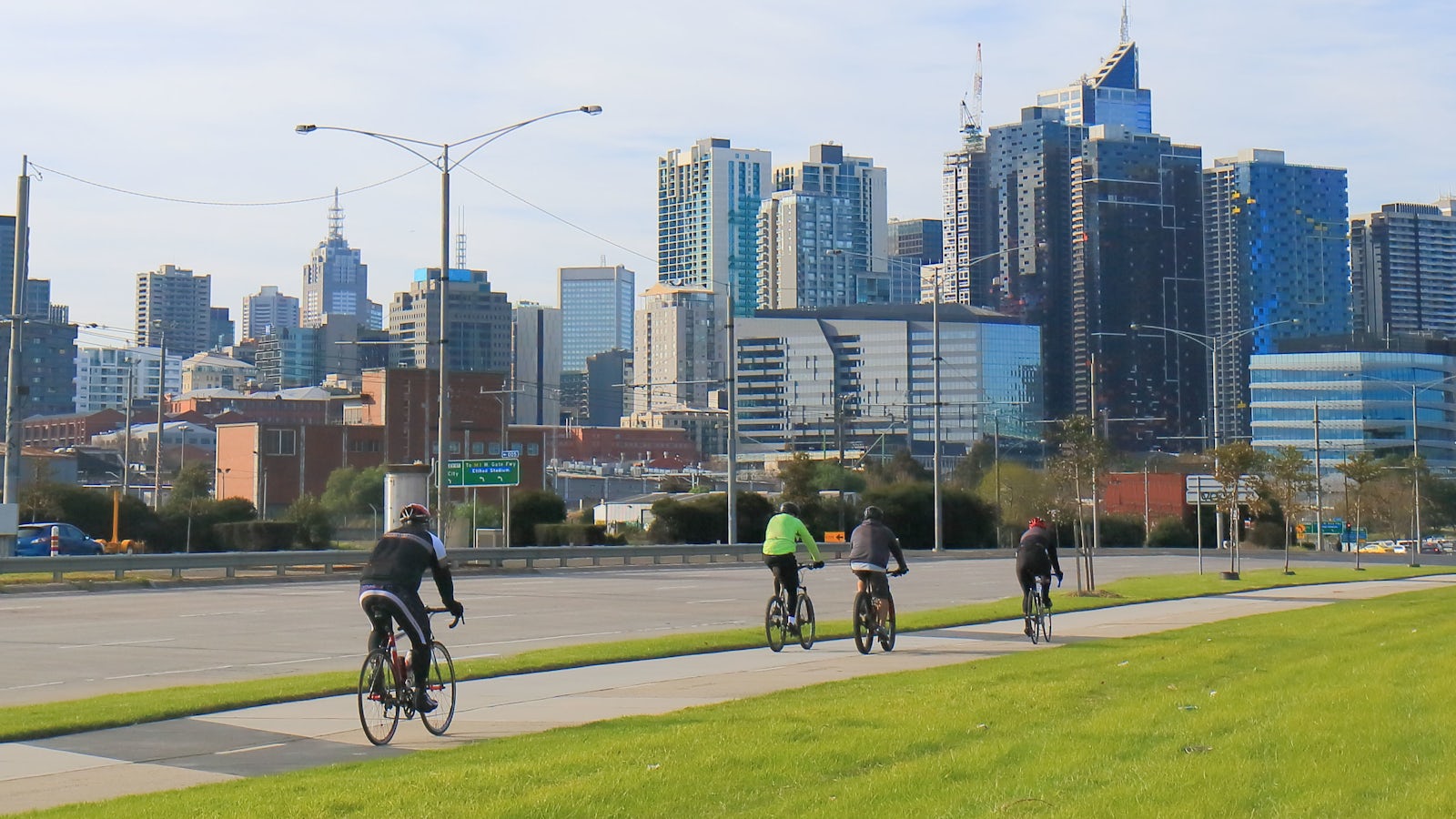 Cyclists Melbourne ridetowork blog resize