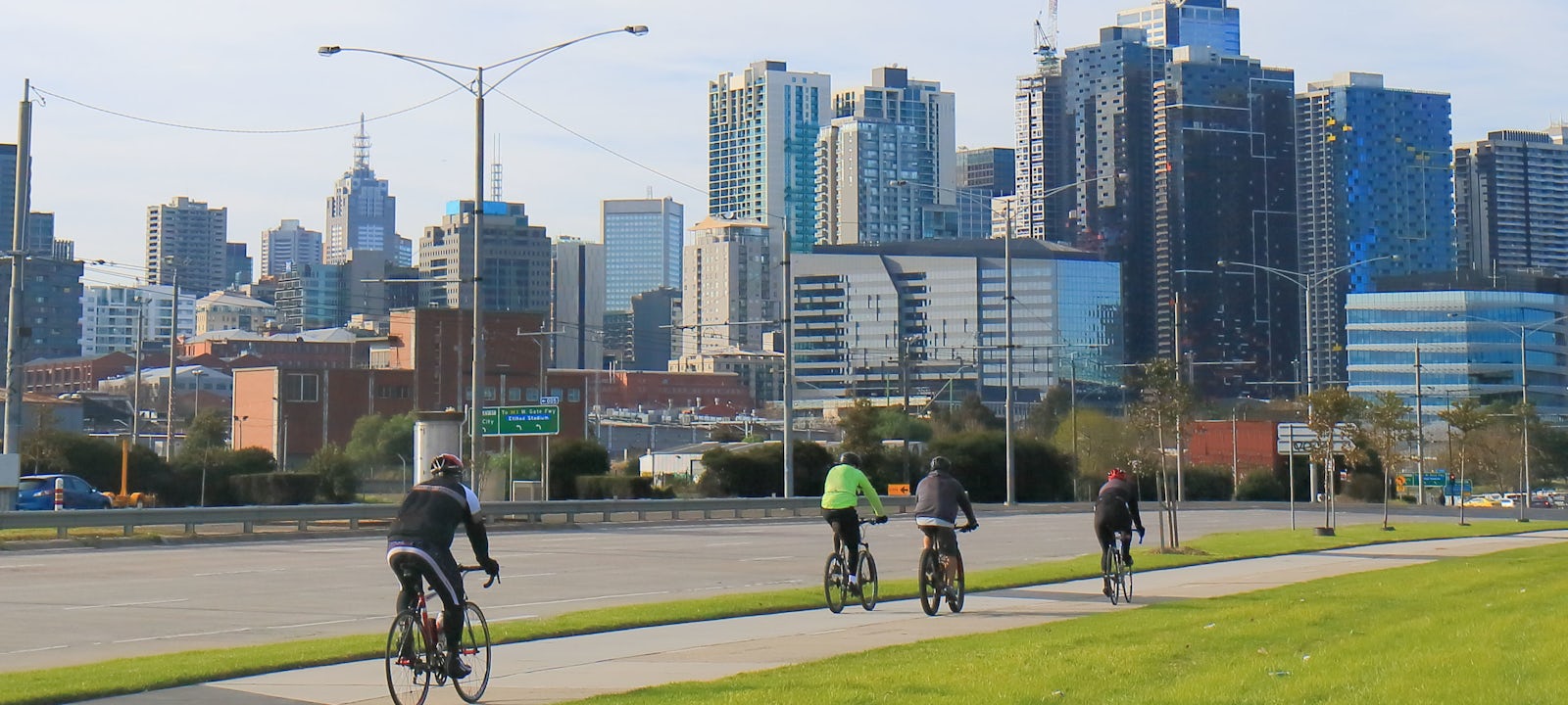 Cyclists Melbourne ridetowork blog resize