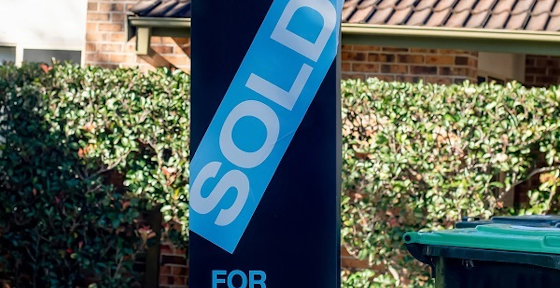House auction sold sign
