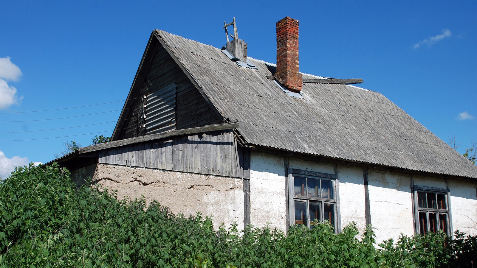 Asbestos Roof House Resize