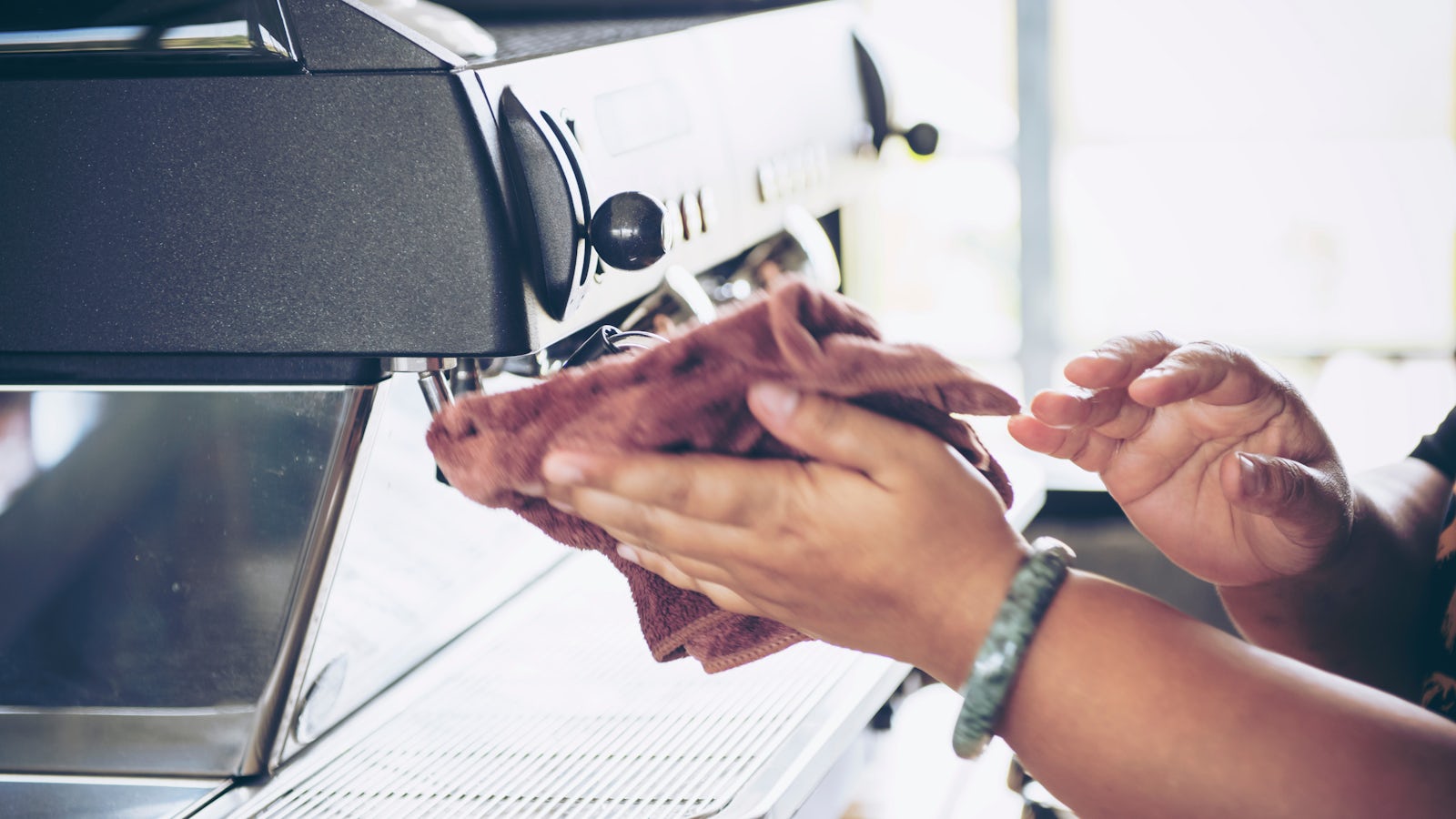 Barista Cleaning Machine